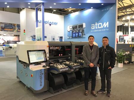 Lin Dong (left) and Sean Zhang (right) at Europlacer’s booth in Productronica China 2019. 